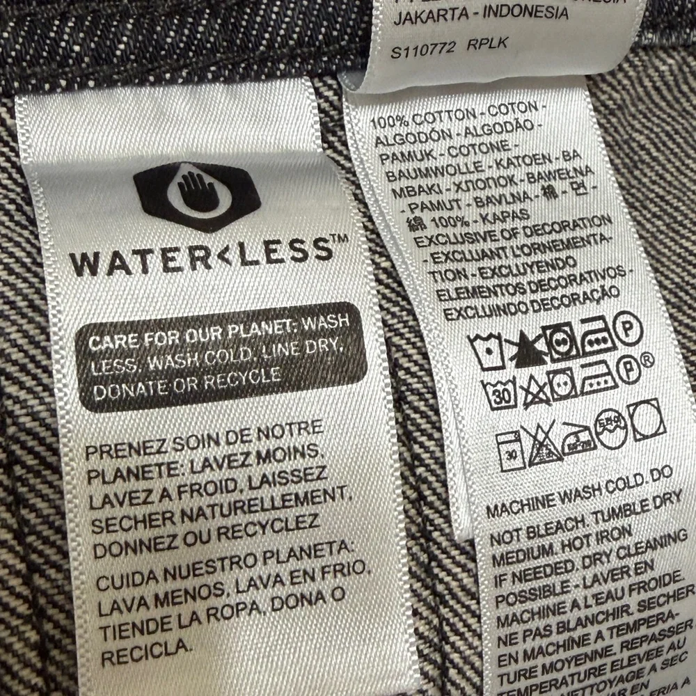 Levis Black Denim Short Overalls with Adjustable Straps Sz M - Picture 9 of 10